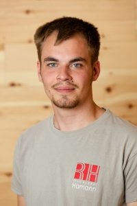 Dominik | Holzmechaniker | "Teamplayer"